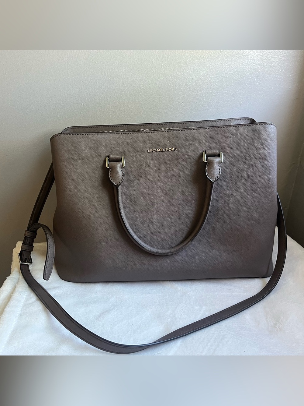 Michael Kors Savanah Large Satchel color Cinder